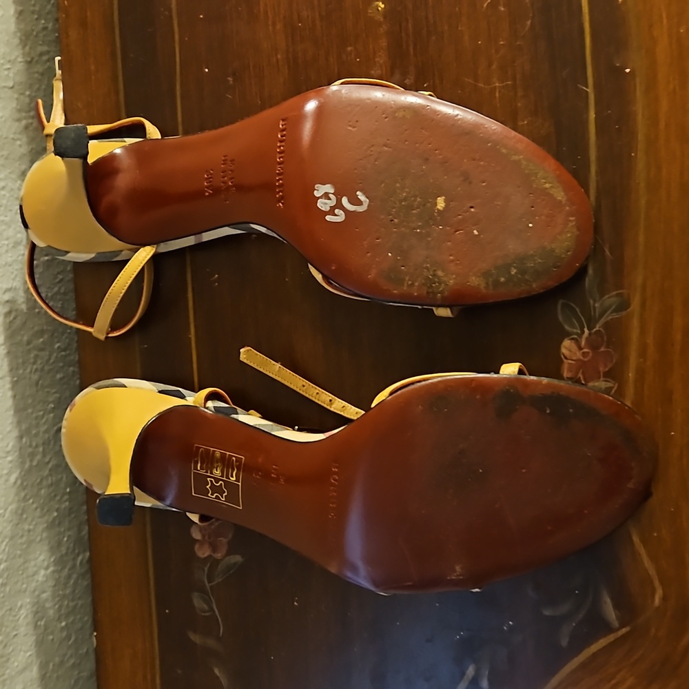 BURBERRY HEELS 👠 leather - Picture 3 of 5